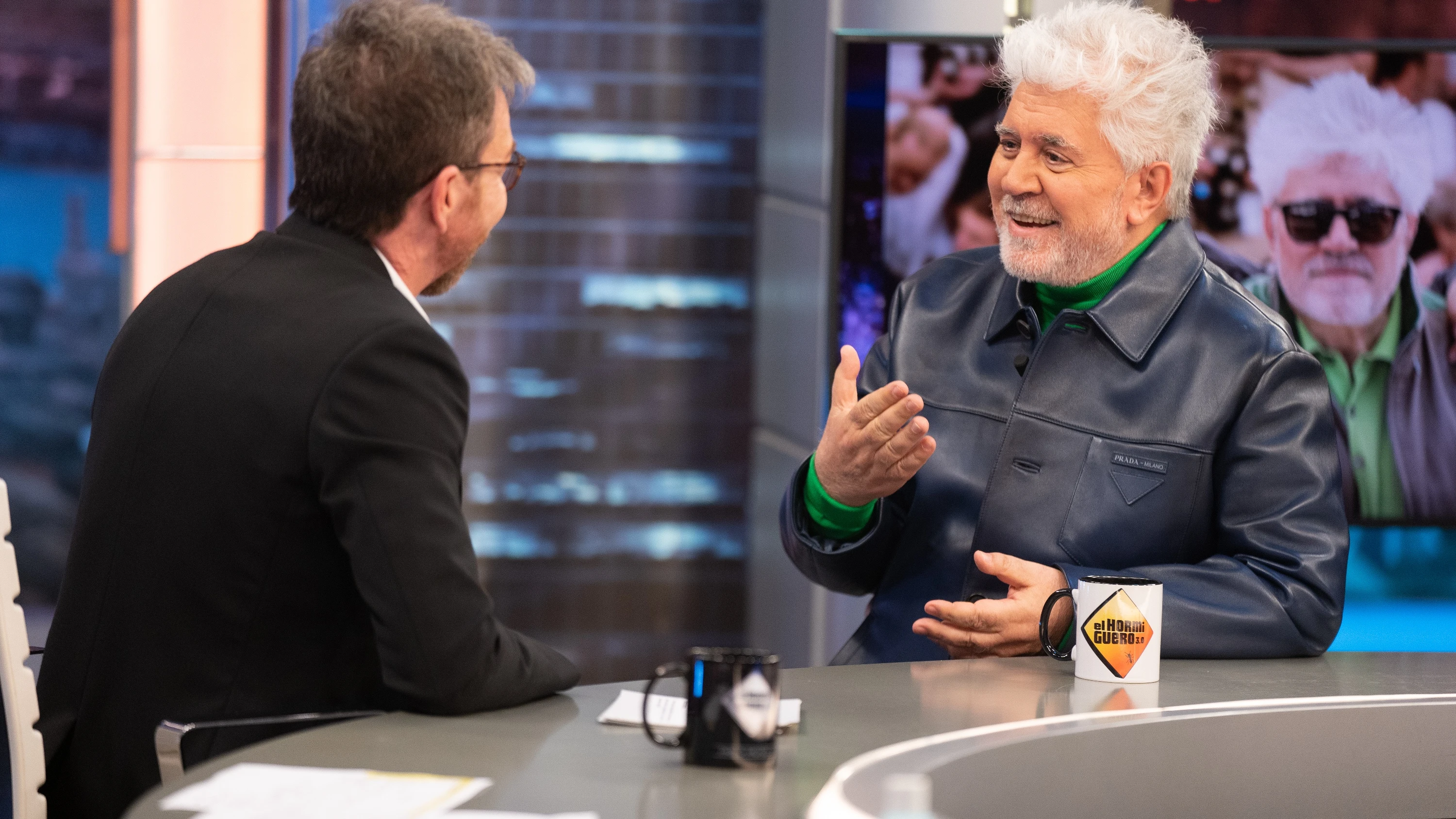 Pedro Almod&oacute;var confiesa una superstici&oacute;n y su lado religioso: "Creo en la devoci&oacute;n de mis hermanas"