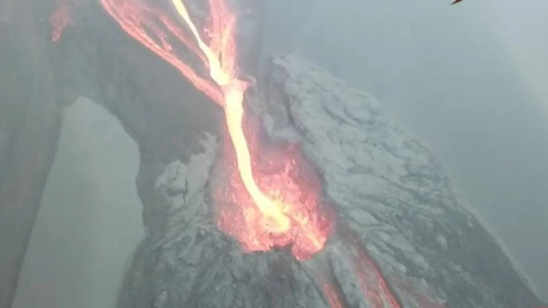 Se forma un lago de lava en La Palma