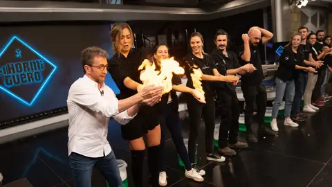 Marron crea una “cadena humana” de fuego producido por burbujas de metano Ciencia con Marron