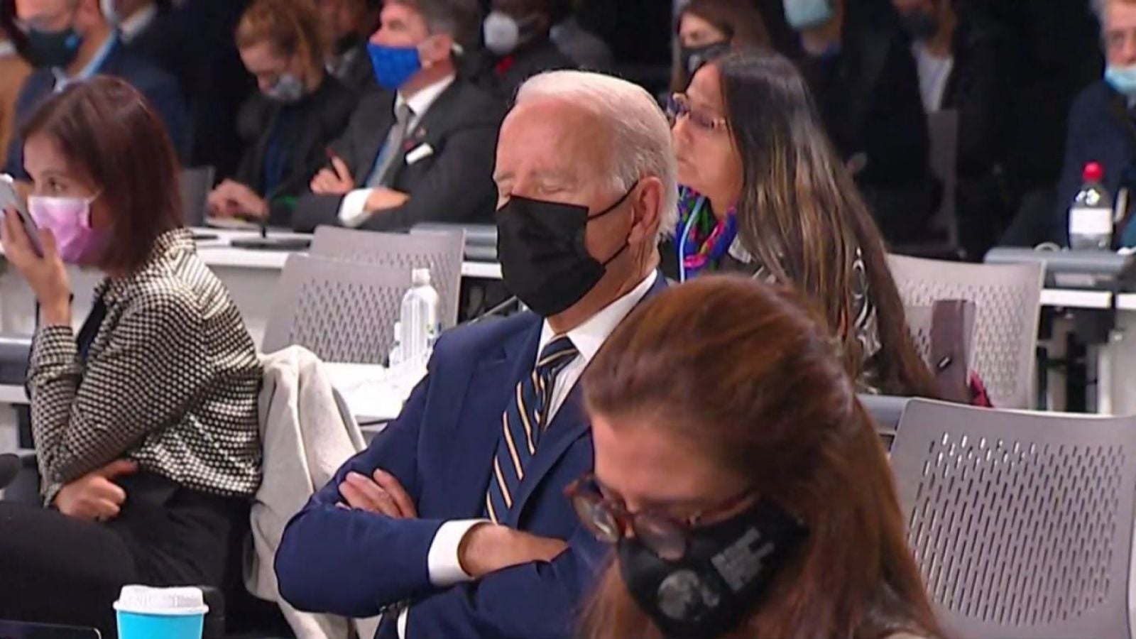 Joe Biden se queda dormido en la Cumbre del Clima en Glasgow