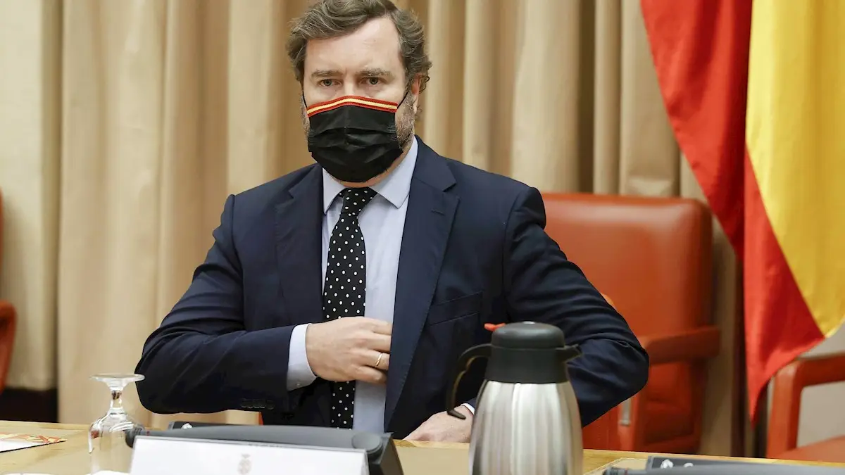 l portavoz parlamentario de Vox Iv&aacute;n Espinosa de los Monteros asiste a la comparecencia de los candidatos para la elecci&oacute;n de cuatro magistrados del Tribunal Constitucional ante la Comisi&oacute;n Consultiva de Nombramientos del Congreso de los Diputados, este martes