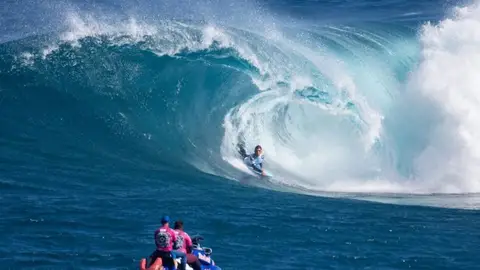Luis Tausía hace historia y se proclama campeón del mundo junior de bodyboard en Gran Canaria Luis Tausía hace historia y se proclama campeón del mundo junior de bodyboard en Gran Canaria