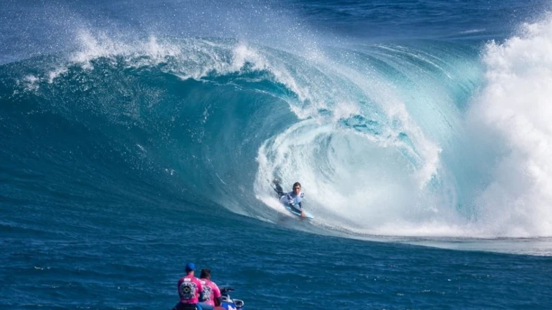 Luis Taus&iacute;a hace historia y se proclama campe&oacute;n del mundo junior de bodyboard en Gran Canaria
