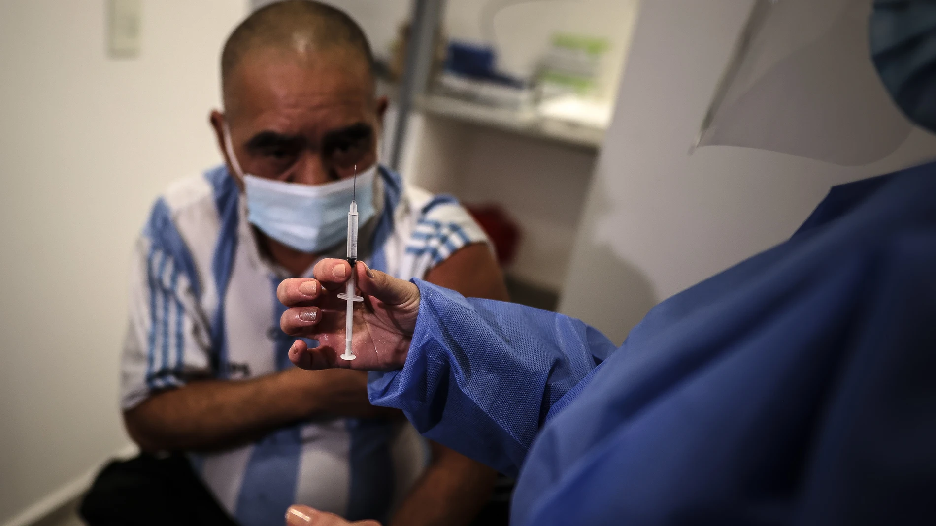 Sanidad notifica 2.261 nuevos contagios y 46 muertes por coronavirus Sanidad notifica 2.261 nuevos contagios y 46 muertes por coronavirus
