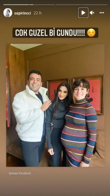 La barriguita de embarazada de Ozge ya es muy evidente La barriguita de embarazada de Ozge ya es muy evidente