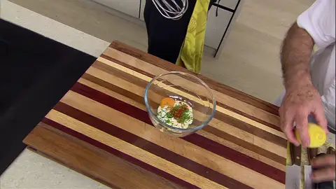 La clave de una salsa perfecta para gratinar un bocadillo de calamares La clave de una salsa perfecta para gratinar un bocadillo de calamares