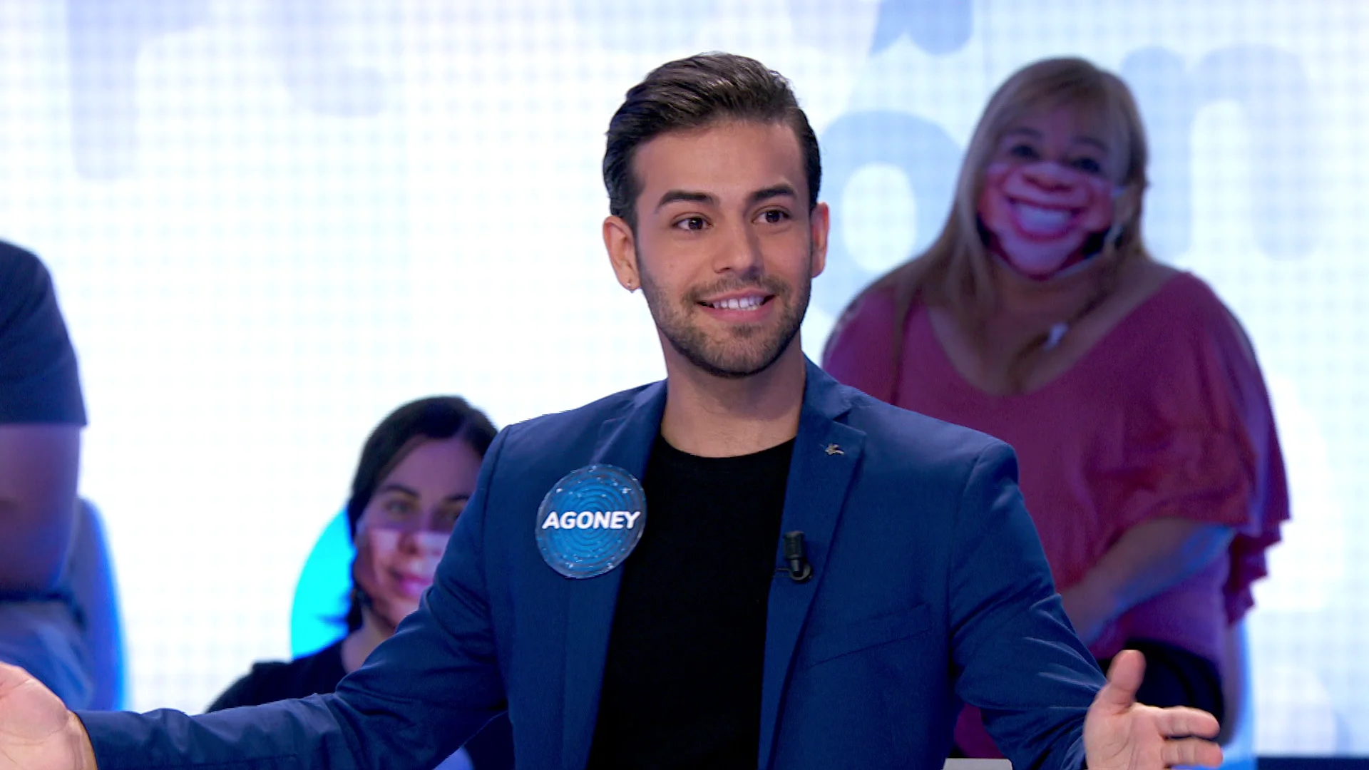 Agoney propone un nuevo formato para arrebatarle el puesto a Roberto Leal en ‘Pasapalabra’ Agoney propone un nuevo formato para arrebatarle el puesto a Roberto Leal en ‘Pasapalabra’