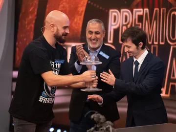 Trancas y Barrancas entregan los Premios Terraplaneta a la mejor historia inverosímil de 'El Hormiguero 3.0' Trancas y Barrancas entregan los Premios Terraplaneta a la mejor historia inverosímil de 'El Hormiguero 3.0'