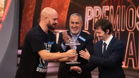 Trancas y Barrancas entregan los Premios Terraplaneta a la mejor historia inverosímil de 'El Hormiguero 3.0' Trancas y Barrancas entregan los Premios Terraplaneta a la mejor historia inverosímil de 'El Hormiguero 3.0'