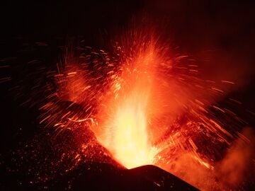 Los científicos empiezan a ver "signos positivos" que podrían anticipar el fin de la erupción en el volcán de La Palma