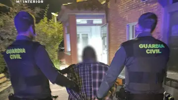 La Guardia Civil detiene a un hombre en La Rioja por pegar a su mujer La Guardia Civil detiene a un hombre en La Rioja por pegar a su mujer
