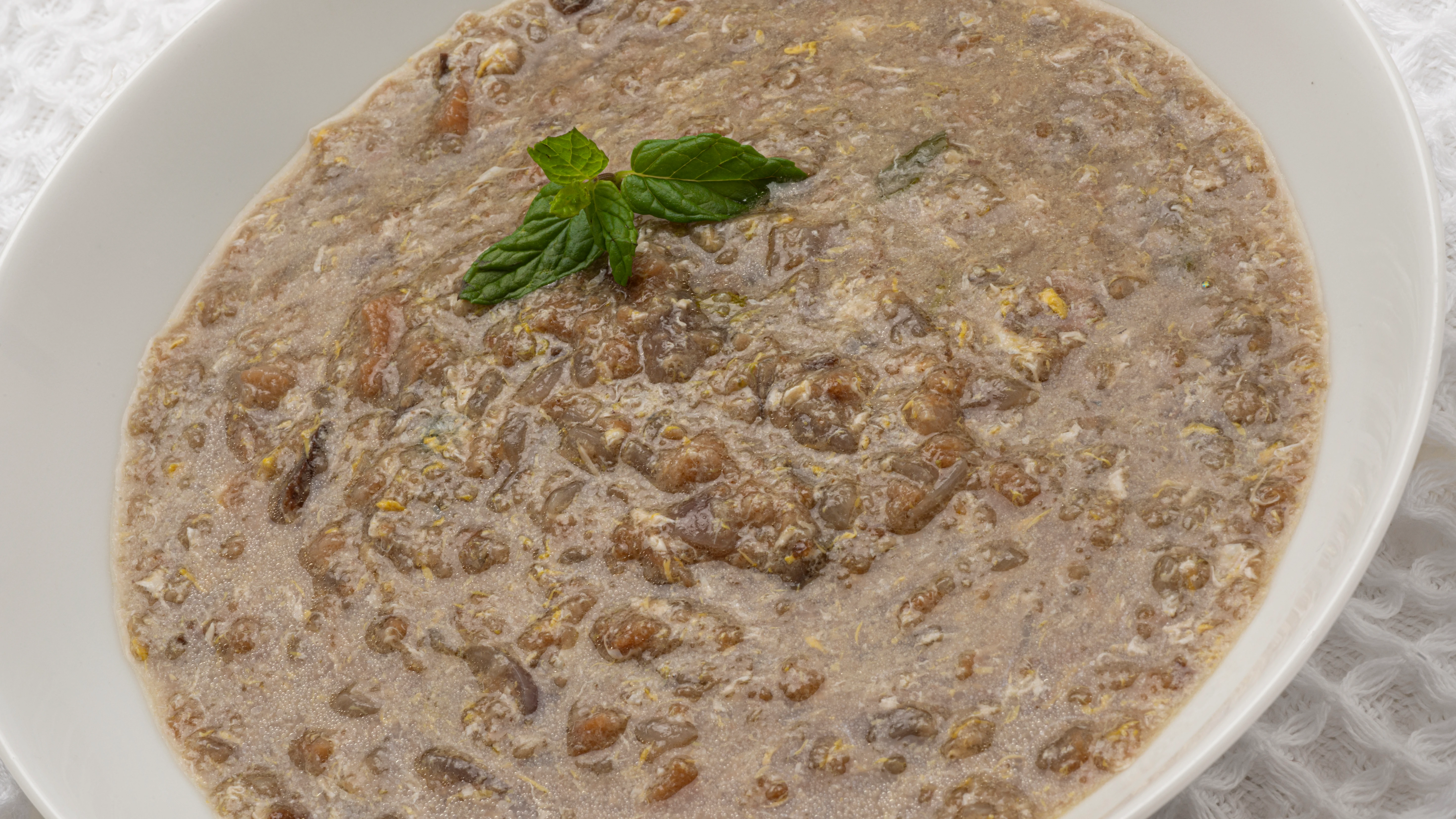 Sopa de pan con menta