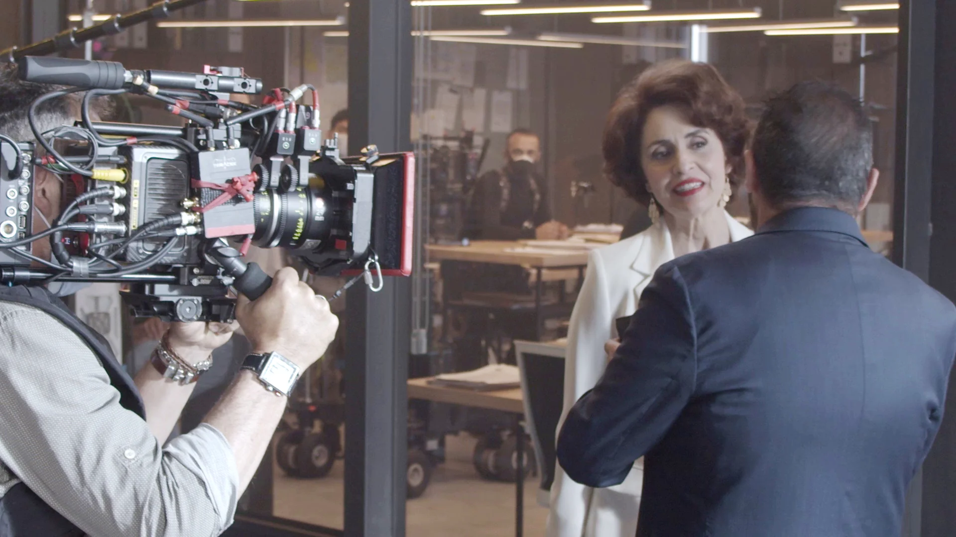 Making of: Acompa&ntilde;amos a Adriana Ozores en su regreso a 'Los hombres de Paco'