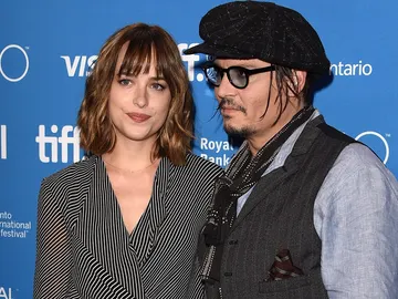 Dakota Johnson y Johnny Depp Dakota Johnson y Johnny Depp