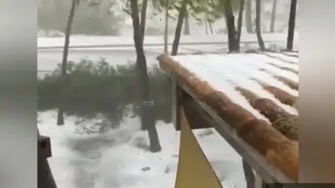 Así han quedado las calles de Cala Ratjada en Mallorca tras la fuerte granizada Así han quedado las calles de Cala Ratjada en Mallorca tras la fuerte granizada