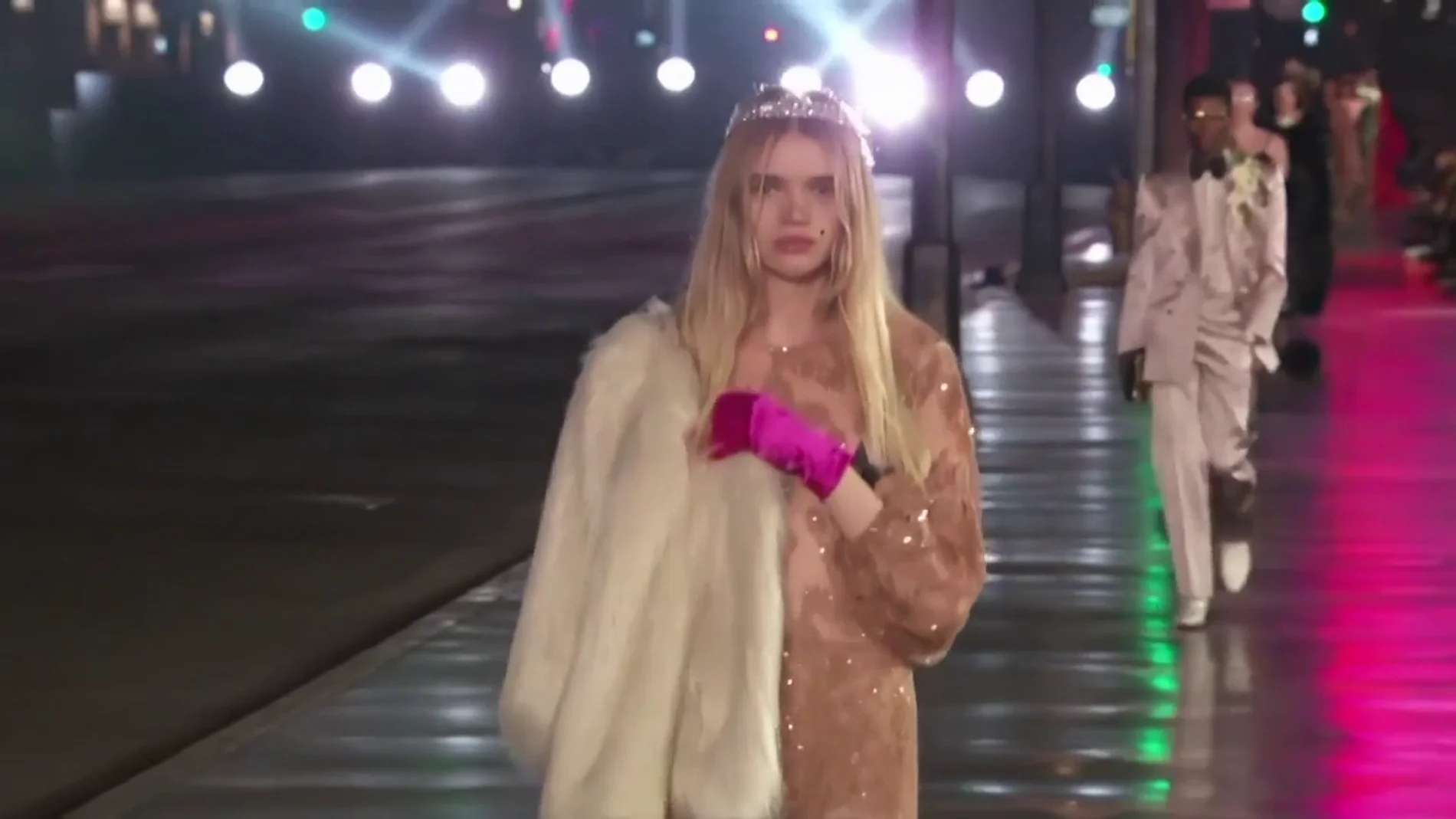Gucci cierra el paseo de la fama de Los Ángeles para su desfile de moda