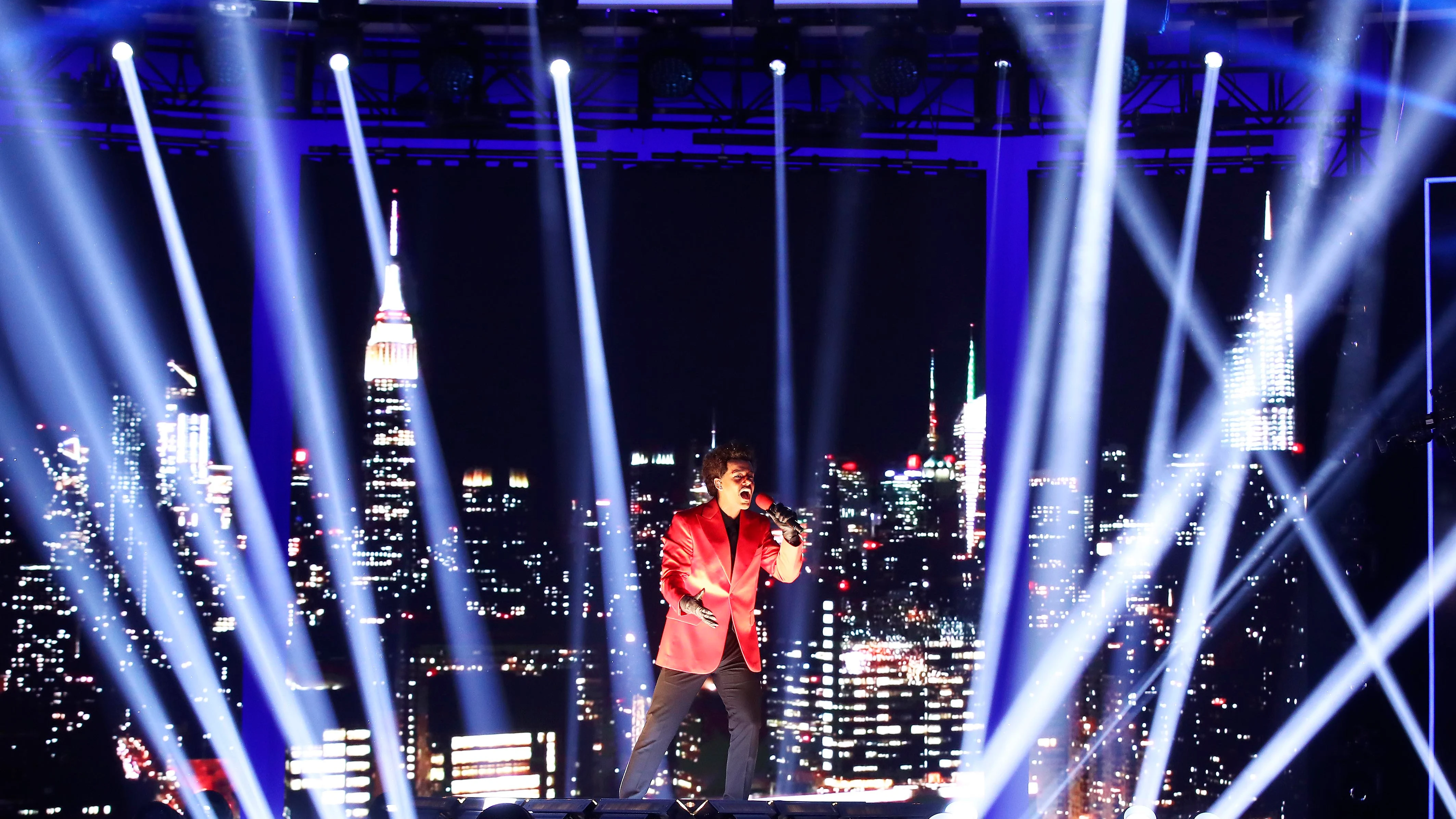 Agoney se atreve con The Weeknd y sus ‘Blinding lights’ Agoney se atreve con The Weeknd y sus ‘Blinding lights’