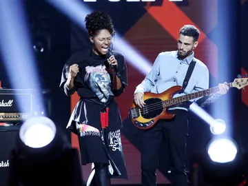 Nia Correia derrocha fuerza como Alicia Keys en ‘Empire State of Mind’ Nia Correia derrocha fuerza como Alicia Keys en ‘Empire State of Mind’