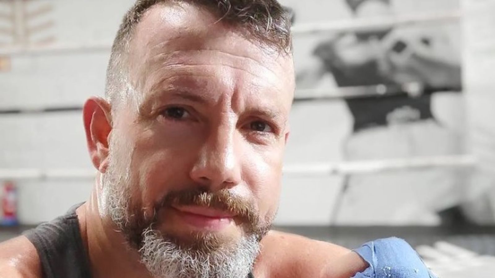 Ricardo Serravalle, el entrenador de boxeo que ha golpeado un saco durante 27 horas