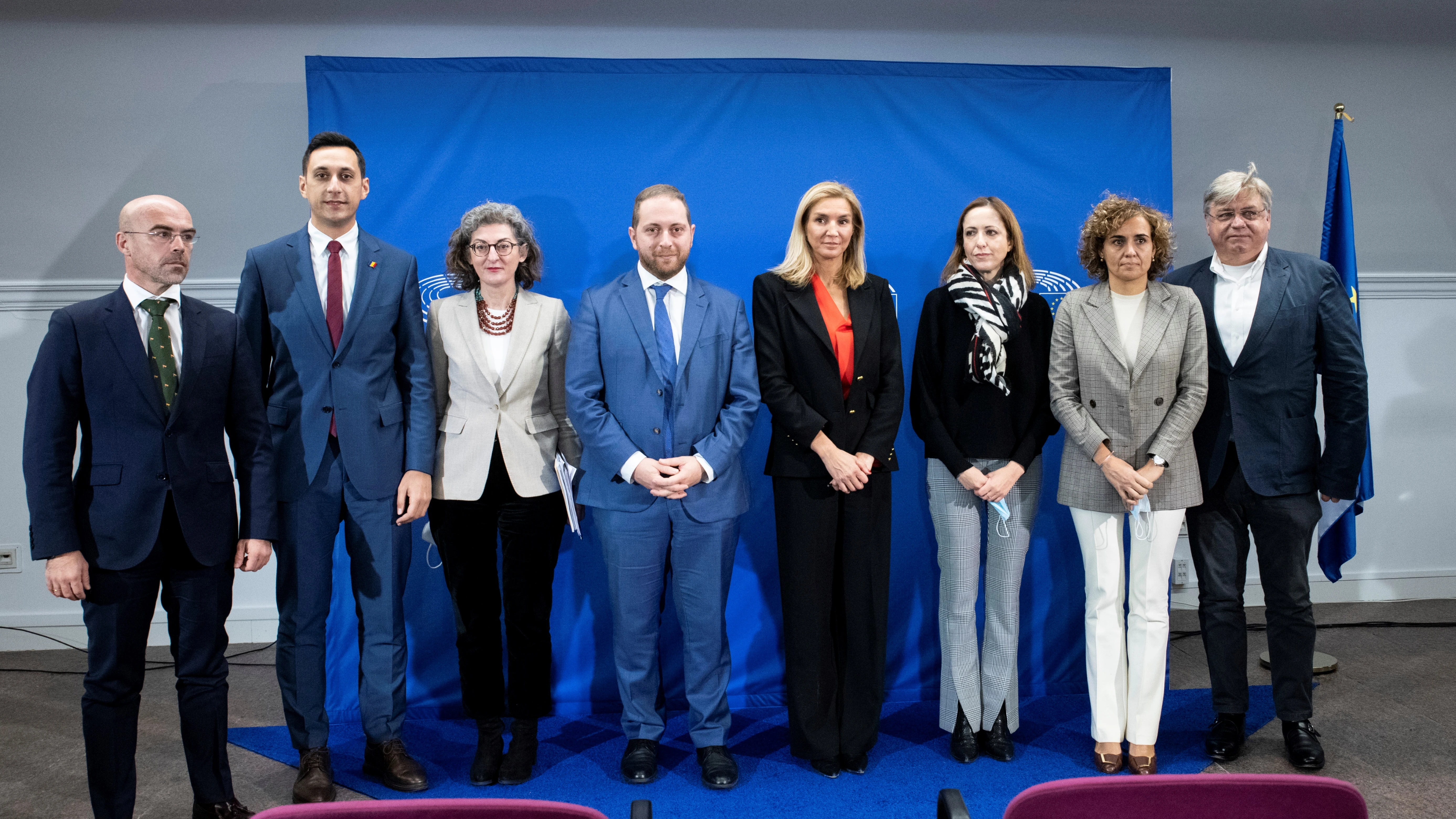 Los eurodiputados, "conmovidos" y apenados tras hablar con las v&iacute;ctimas de ETA