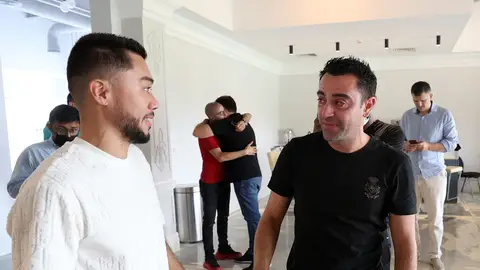 Xavi se despide de jugadores y personal del Al-Sadd entre lágrimas Xavi se despide de jugadores y personal del Al-Sadd entre lágrimas