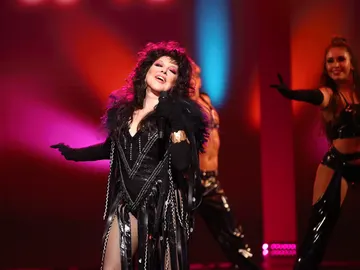 Loles León usa el superpoder de Sara Montiel en ‘Super Sara’ Loles León usa el superpoder de Sara Montiel en ‘Super Sara’