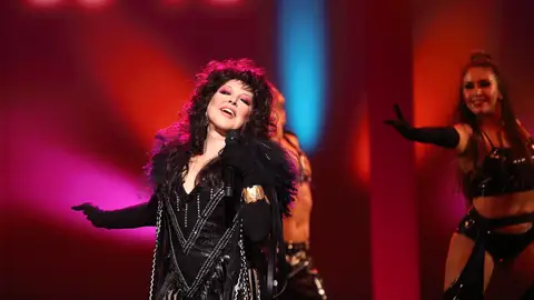 Loles León usa el superpoder de Sara Montiel en ‘Super Sara’ Loles León usa el superpoder de Sara Montiel en ‘Super Sara’