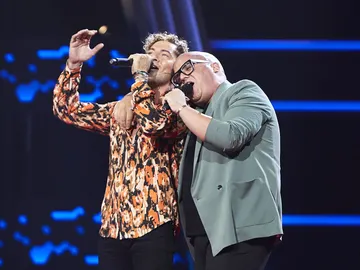¡Impresionante! David Bisbal y Besay Pérez, un dúo perfecto cantando ‘Abriré la puerta’ en ‘La Voz’ ¡Impresionante! David Bisbal y Besay Pérez, un dúo perfecto cantando ‘Abriré la puerta’ en ‘La Voz’