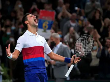 Djokovic hace historia y se convierte en el primer tenista en terminar el año como nº1 por séptima vez en su carrera Djokovic hace historia y se convierte en el primer tenista en terminar el año como nº1 por séptima vez en su carrera