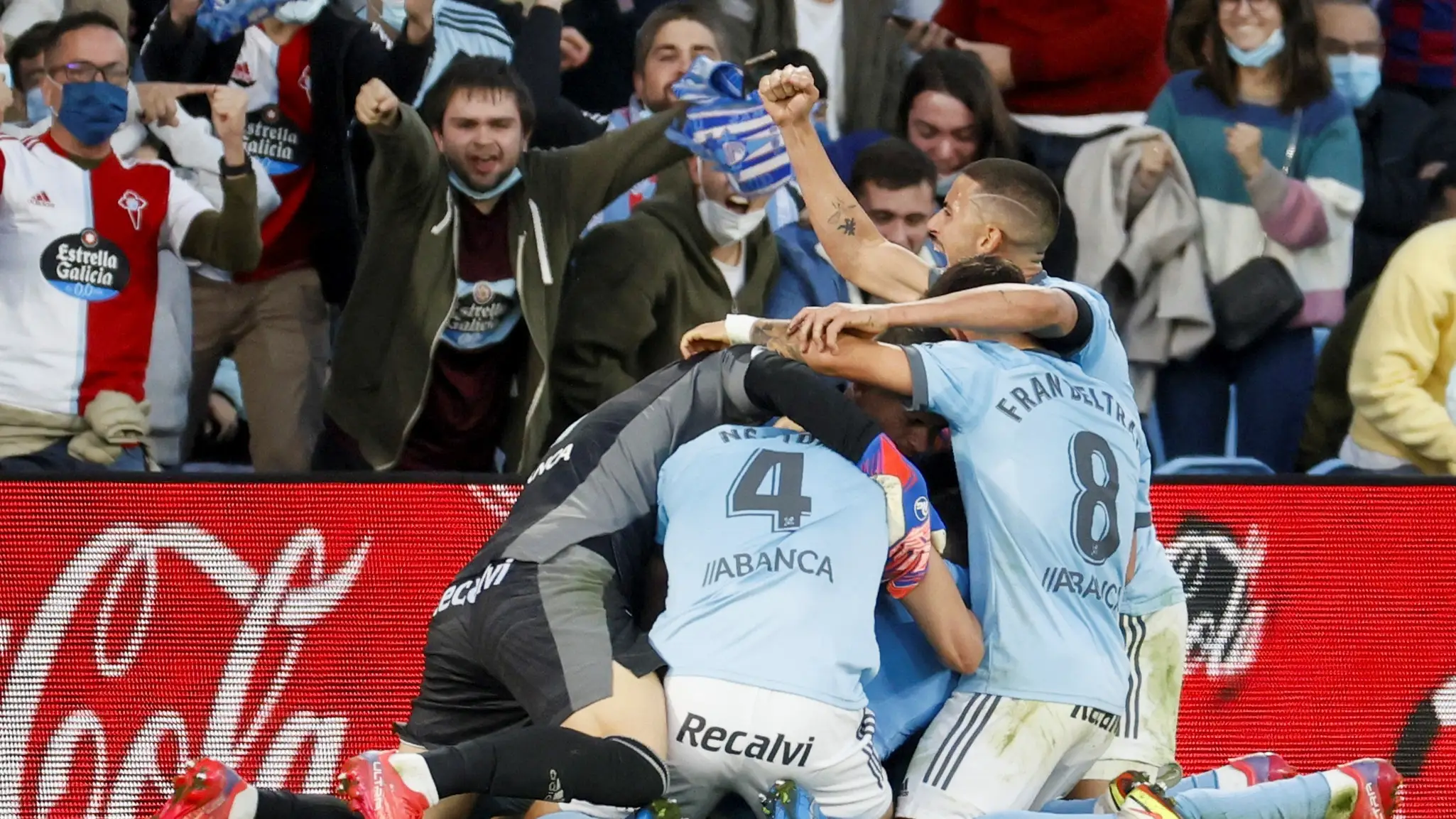 El Barcelona se deja remontar tres goles ante el Celta en una desastrosa segunda parte El Barcelona se deja remontar tres goles ante el Celta en una desastrosa segunda parte