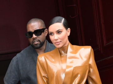 Kanye West insiste en que Kim Kardashian sigue siendo su esposa a pesar de los rumores de romance con Pete Davidson