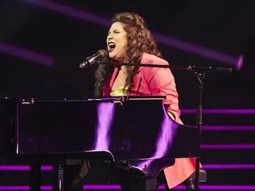 Laura Gómez canta ‘Entre sobras y sobras me faltas’ en los Asaltos de ‘La Voz’ Laura Gómez canta ‘Entre sobras y sobras me faltas’ en los Asaltos de ‘La Voz’