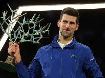 Djokoic se venga de Medvedev en París y desempata con Nadal como el tenista con más Masters 1.000 Djokoic se venga de Medvedev en París y desempata con Nadal como el tenista con más Masters 1.000