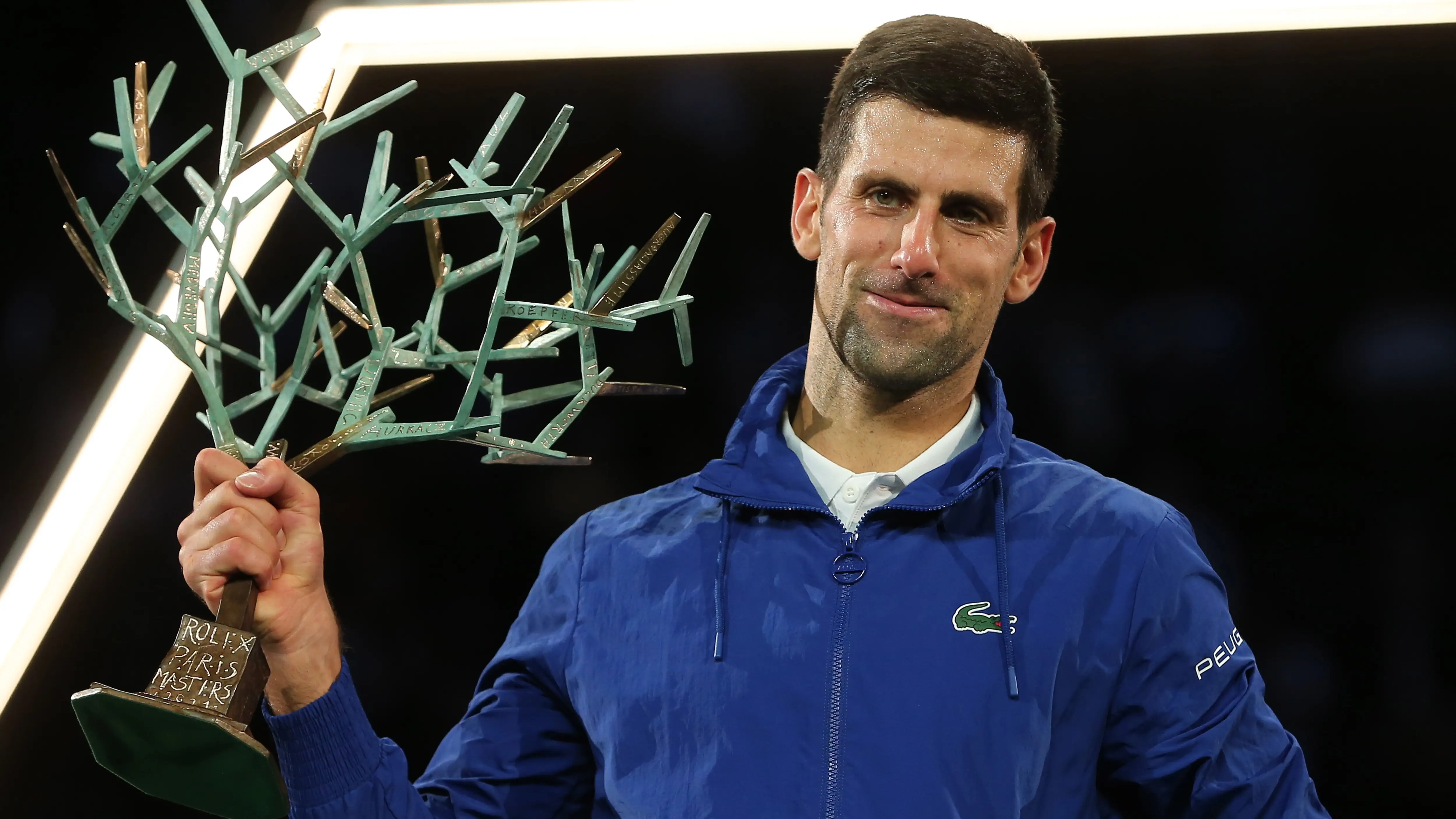 Djokoic se venga de Medvedev en París y desempata con Nadal como el tenista con más Masters 1.000 Djokoic se venga de Medvedev en París y desempata con Nadal como el tenista con más Masters 1.000