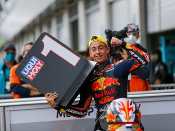 Pedro Acosta gana el mundial de Moto 3 y se convierte en el campeón español más joven de la historia