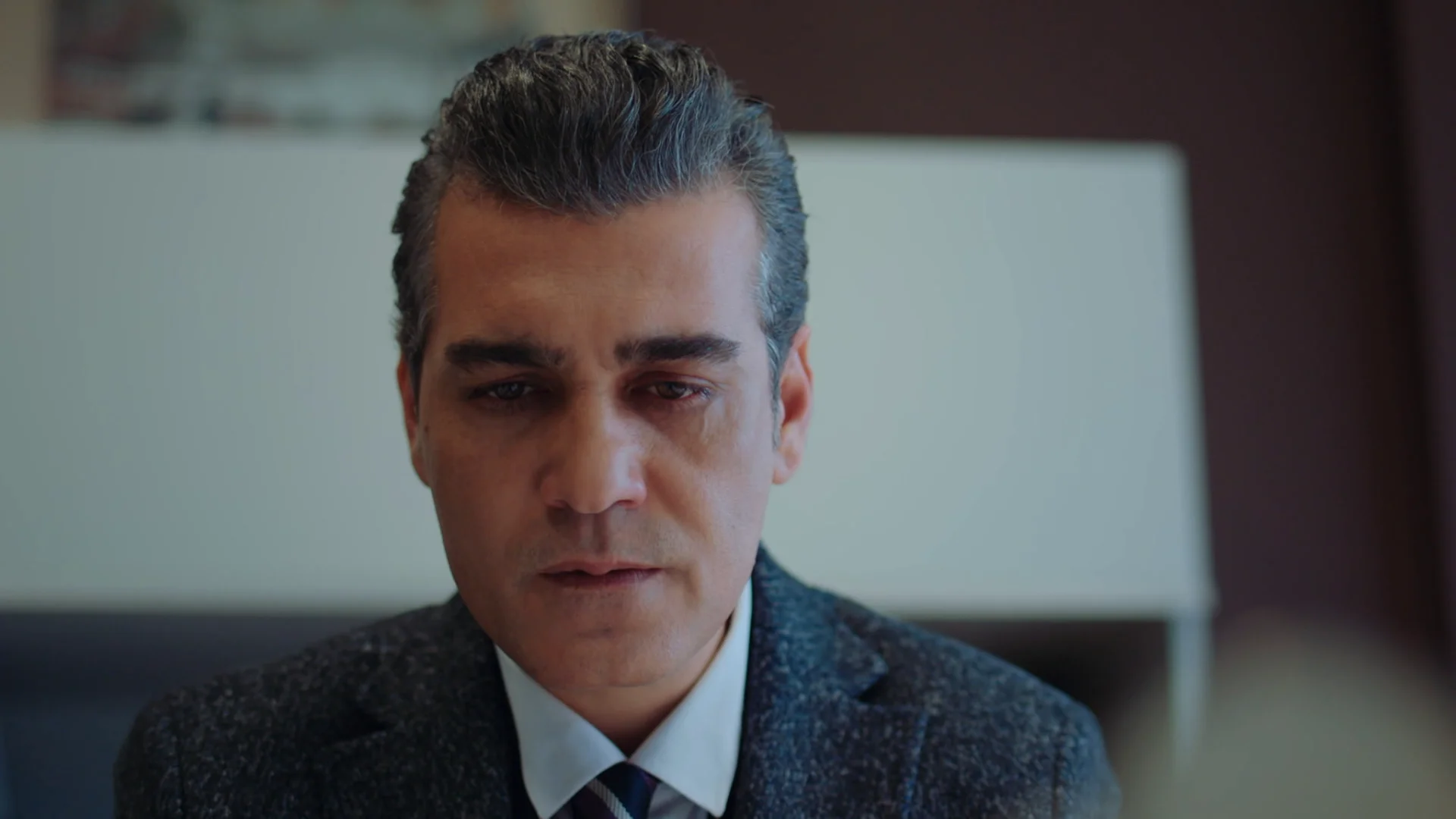 Volkan, enfermo de celos por la amistad de Asya y Turgay