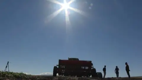 Los agricultores se sienten "ahogados" por la subida del precio del gasóleo y la luz Los agricultores se sienten "ahogados" por la subida del precio del gasóleo y la luz