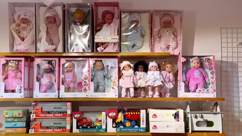 Los esfuerzos de las jugueterías para llenar las estanterías a las puertas de la Navidad Los esfuerzos de las jugueterías para llenar las estanterías a las puertas de la Navidad