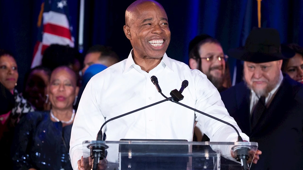 Eric Adams, el nuevo alcalde de Nueva York, recibirá sus tres primeras pagas en bitcoin Eric Adams, el nuevo alcalde de Nueva York, recibirá sus tres primeras pagas en bitcoin