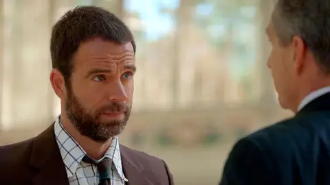 Fran se planta a Uriarte que trata de engatusarle con sus sucias artimañas Fran se planta a Uriarte que trata de engatusarle con sus sucias artimañas