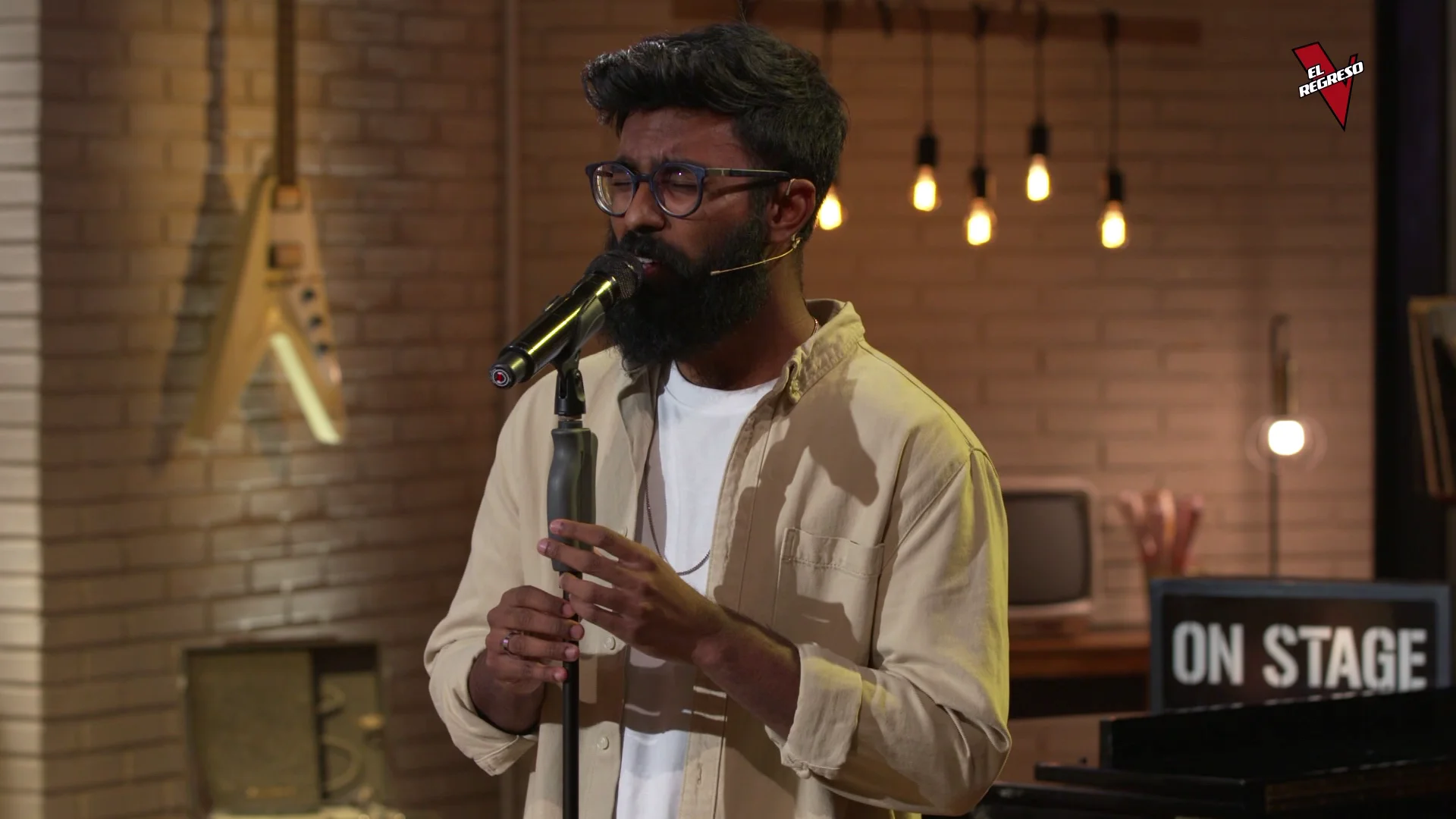 Tosh, puro sentimiento con ‘Arcade’ en ‘El Regreso’ 'El Regreso'