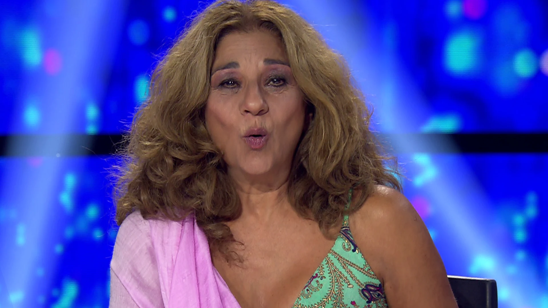 Lolita desata las risas cantando 'Una paloma blanca' con su 'tono' 'La Voz'