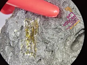 Cristal de olivino, la joya que expulsa el volcán de La Palma Cristal de olivino, la joya que expulsa el volcán de La Palma
