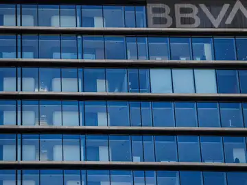 BBVA lanza una OPA por la totalidad de Garanti BBVA, su filial turca, por 2.249 millones BBVA lanza una OPA por la totalidad de Garanti BBVA, su filial turca, por 2.249 millones
