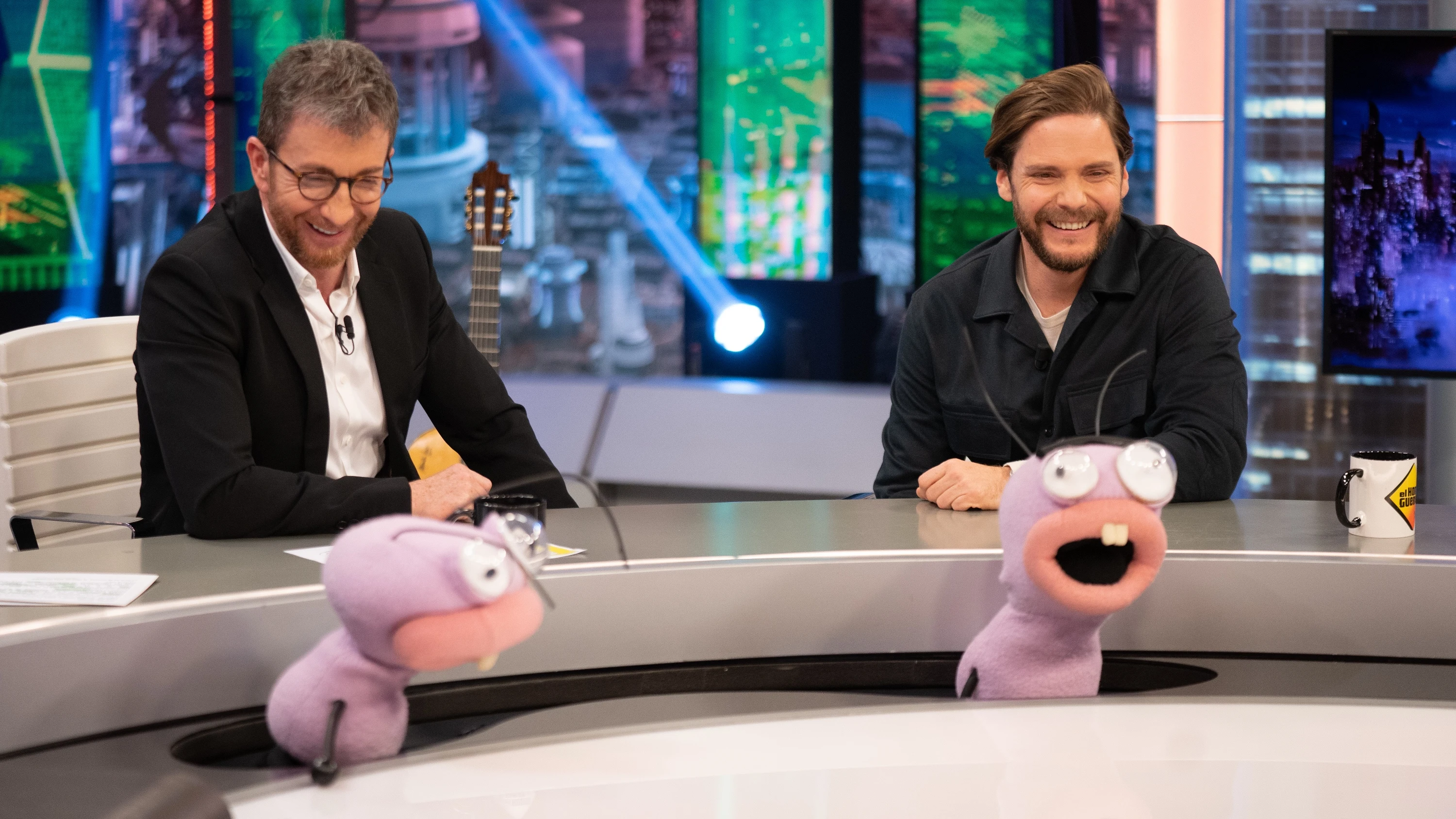 ¿Piedra, papel o tijera? Daniel Brühl se bate en duelo con Brad Pitt, Bradley Cooper y Scarlett Johansson ¿Piedra, papel o tijera? Daniel Brühl se bate en duelo con Brad Pitt, Bradley Cooper y Scarlett Johansson