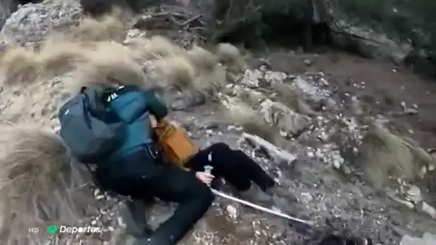 Rescatan a una mujer de 42 años que se había perdido en la sierra en Pozo Alcón, Jaén Rescatan a una mujer de 42 años que se había perdido en la sierra en Pozo Alcón, Jaén