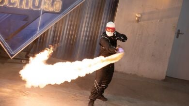 Espectacular... ¡y peligroso!: Marron sorprende con katanas de hielo y fuego en 'El Hormiguero 3.0'