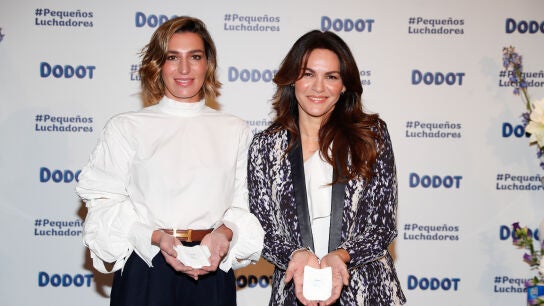 Eugenia Osborne y Fabiola Mart&iacute;nez en la presentaci&oacute;n de la campa&ntilde;a 'Peque&ntilde;os Luchadores de Dodot'
