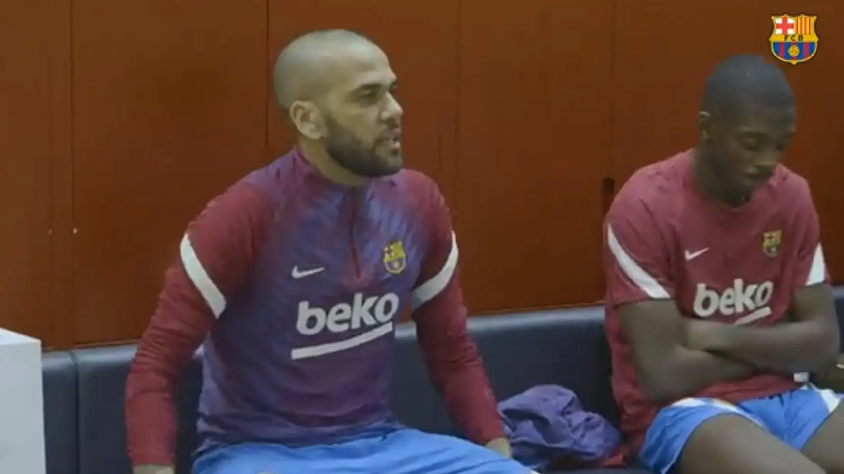 El viral discurso de Dani Alves a sus compa&ntilde;eros en el vestuario del Barcelona: "Fuera no hay nada mejor"