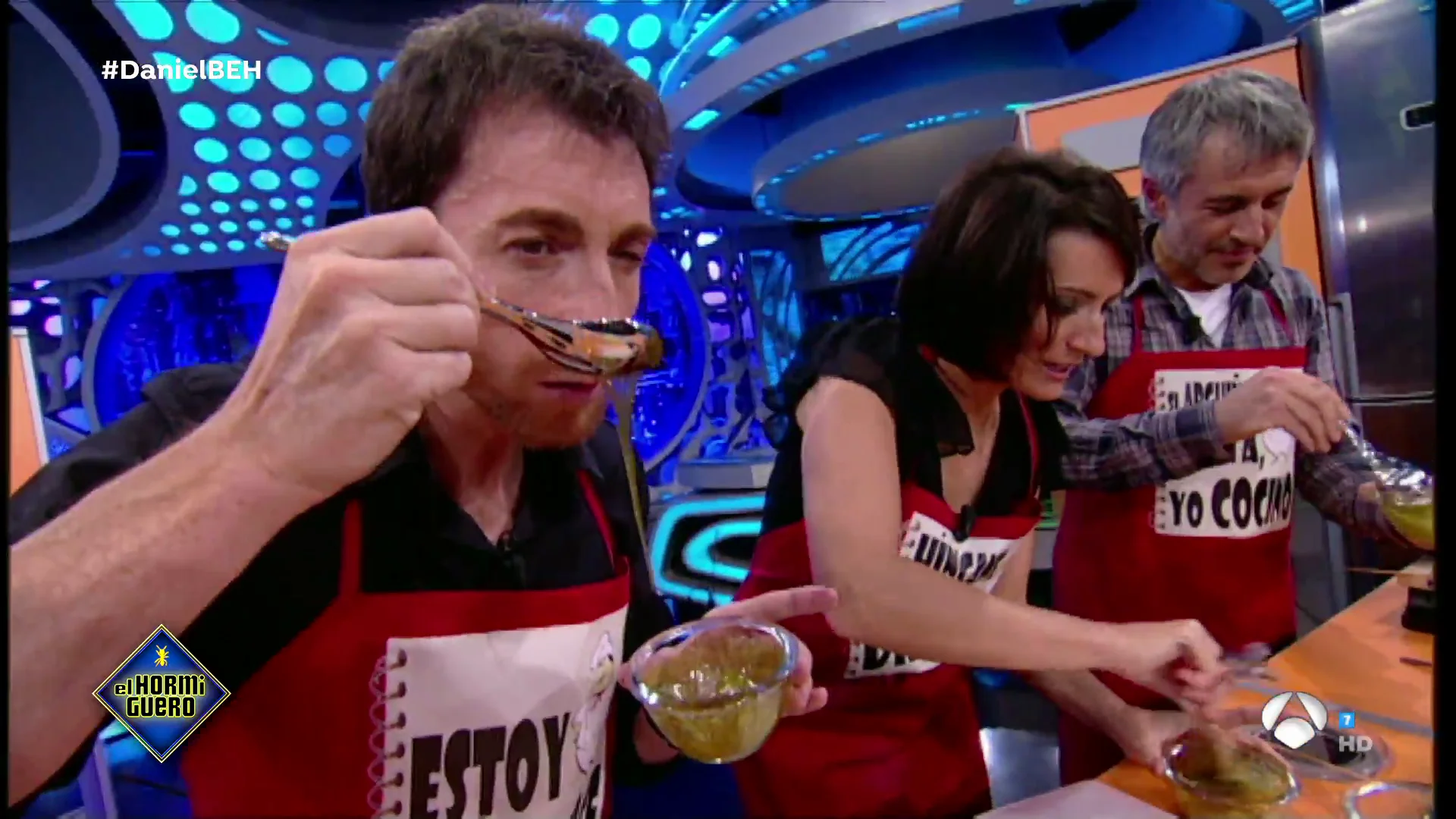 ¿Es un héroe o un pupas? Jorge Salvador recopila los momentos en los que Pablo Motos sale herido en 'El Hormiguero 3.0' ¿Es un héroe o un pupas? Jorge Salvador recopila los momentos en los que Pablo Motos sale herido en 'El Hormiguero 3.0'